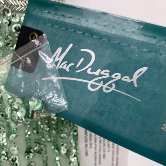 MAC DUGGAL Dress Size 2 Evening Gown Sequin Green NEW Midi Beaded Sleeveless - Picture 3 of 8
